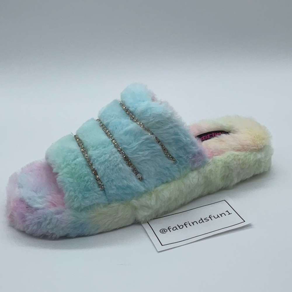 🏷 3/$20 🏷 Wild Diva CUPCAKE-03 SOFT-COMFY FLUFFY SLIPPER SANDALS